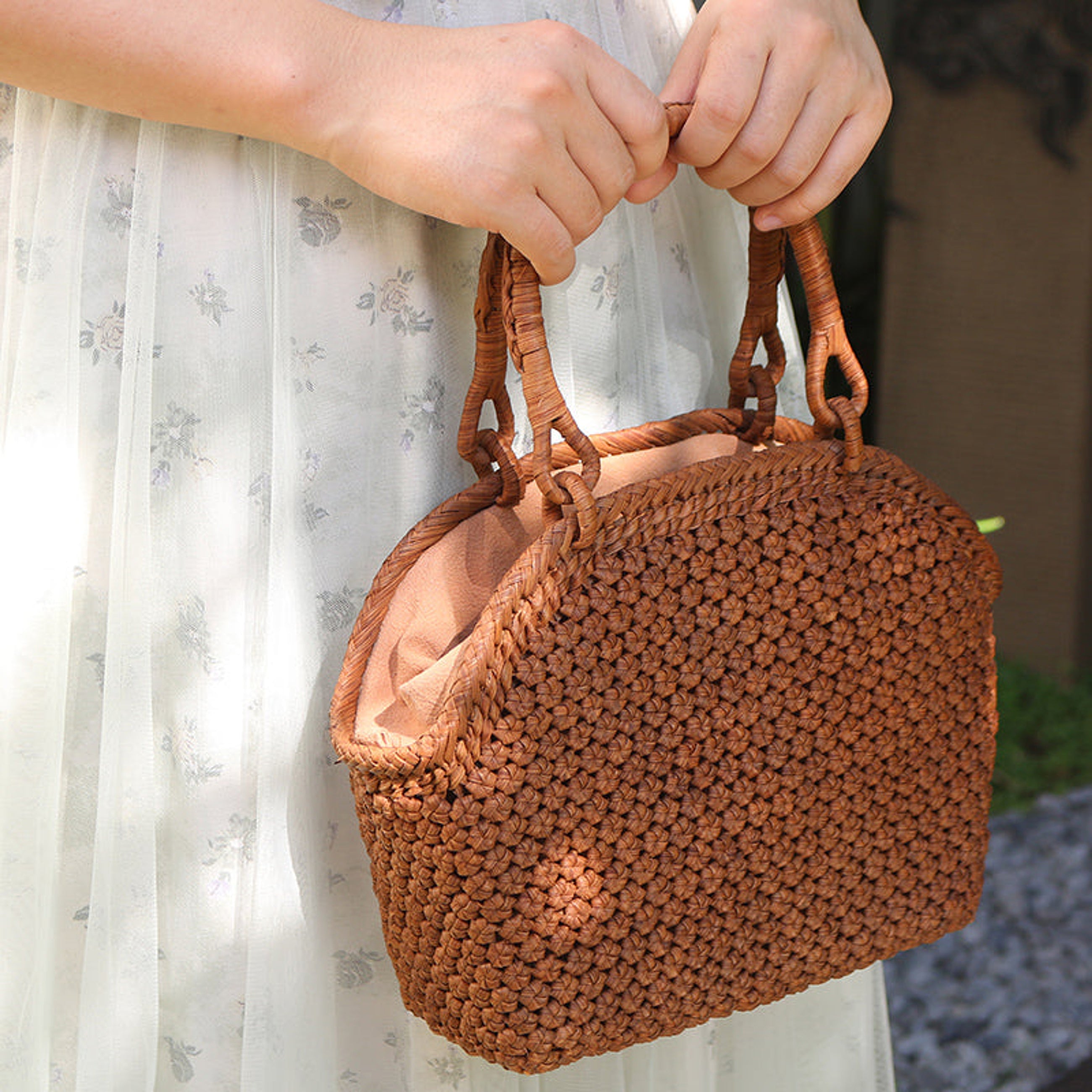 Wild Grape Vine Shoulder Bag
