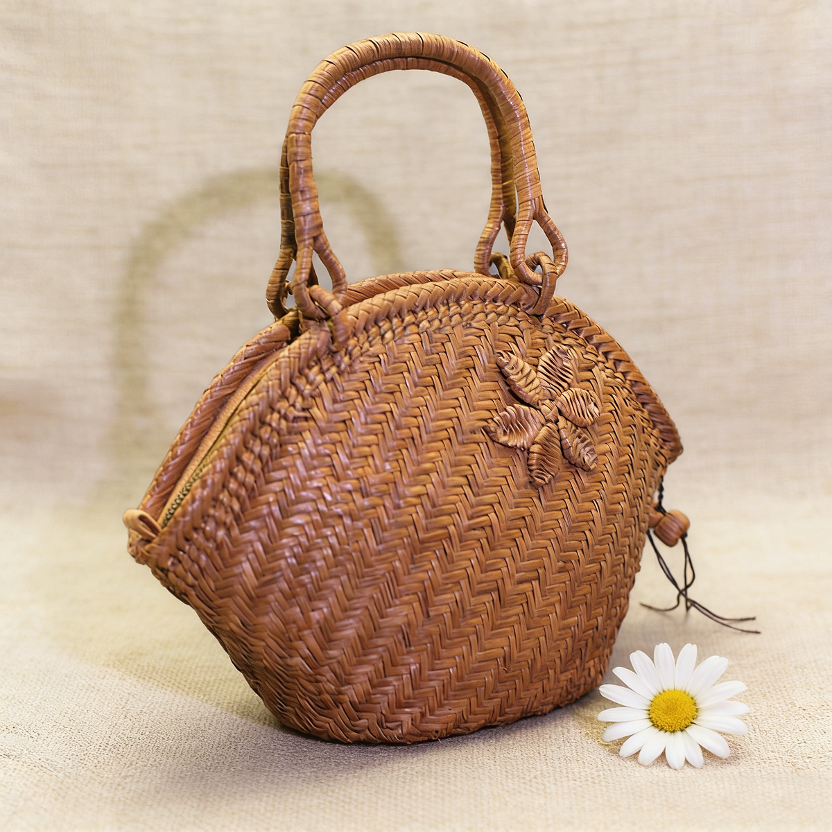 Shell Six-Petal Flower｜Wild Grape Vine Basket Bag
